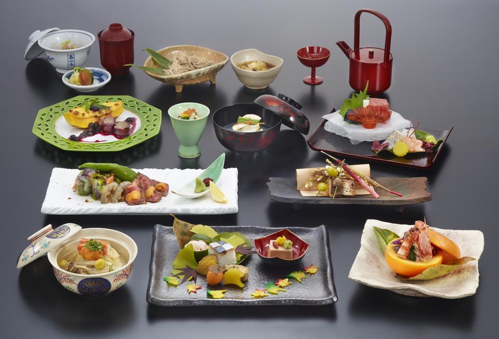Menard Aoyama Resort: Wafukan Utatsukasa Iga Exterior foto
